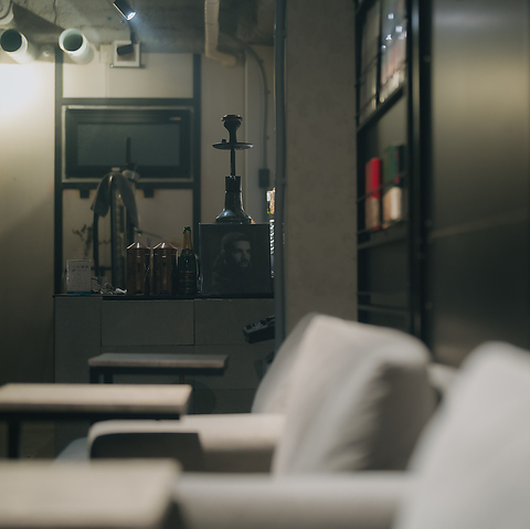 オープンしたばかりの新店舗、新町に誕生したプロクオリティのシーシャ専門店