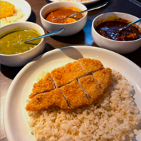 こだわりのカレーもご堪能ください！