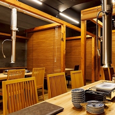 6名様テーブル席。【名駅/名古屋駅/国際センター/伏見/焼肉/タン/女子会/誕生日/宴会/デート/個室/半個室/焼き肉/記念日/焼肉　名古屋駅/名駅 お肉/ランチ/ランチ有り/昼飲み】