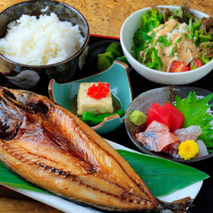 日比野市場鮮魚浜焼センター なご八 日比野店のおすすめランチ3