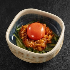 やみつき鶏ユッケ