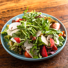 あまおうとクレソンのサラダ