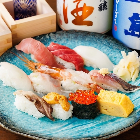 四季折々の旬なお料理を堪能。直送の新鮮なお魚を使ったお寿司やお刺身は絶品。