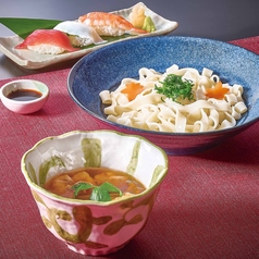 純和鶏の肉つけきしめんと寿司3貫