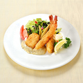 料理メニュー写真&nbsp;海老フライと蟹クリームコロッケ　サラダ添え