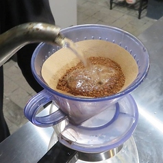 珈琲歴50年のマスターが丁寧に淹れる挽き立てHOT珈琲