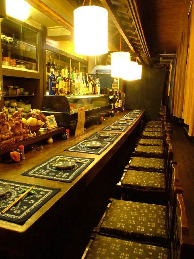 仕事帰りの一杯ちょこっと飲みに・スポーツ観戦しながらの一杯・オススメはカウンター！