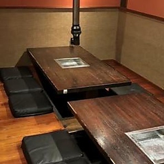 炭火焼肉ホルモン横丁 徳山店の雰囲気2