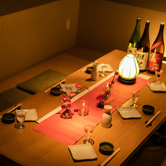 団体様でも安心してご利用頂けるよう、広々とした大きな個室席を完備しております♪自慢の創作料理は腕利き料理長が自ら目利きした厳選食材のみを使用!また、存分にご宴会をお楽しみいただけるよう、ご宴会が更にお得になるクーポンも多数ご用意♪和情緒溢れる優雅個室席は様々なシーンに最適です◎