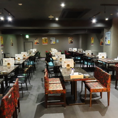 広々としたテーブル配置は会社宴会や歓送迎会、プライベートな利用などさまざまなシーンで活用いただけます。最大80名様までの大型宴会まで対応しております♪皆様のご来店をお待ちしております。