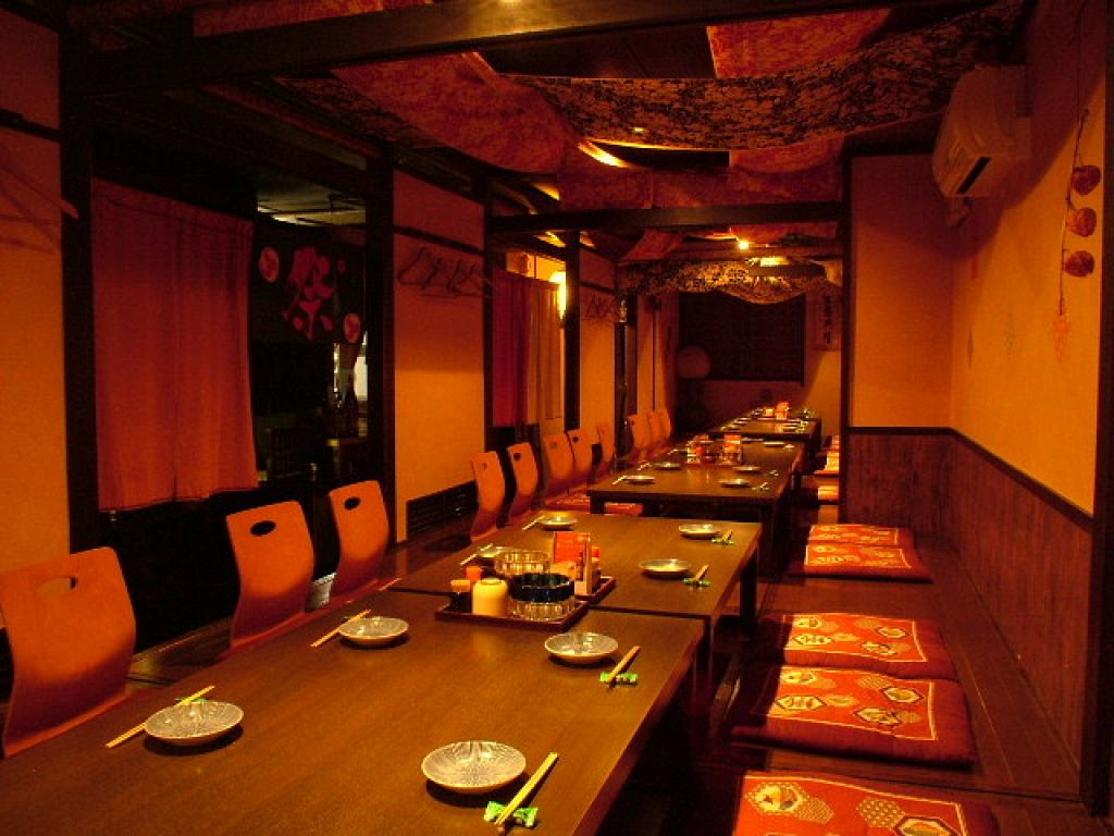 掘り座敷つなげれば広々最大28名までOK！