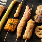 オーダー毎に揚げている串揚げは各種110円(税込)～！定番から季節限定、創作串をご用意しております