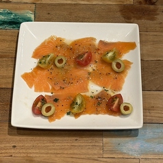 スモークサーモンのカルパッチョ