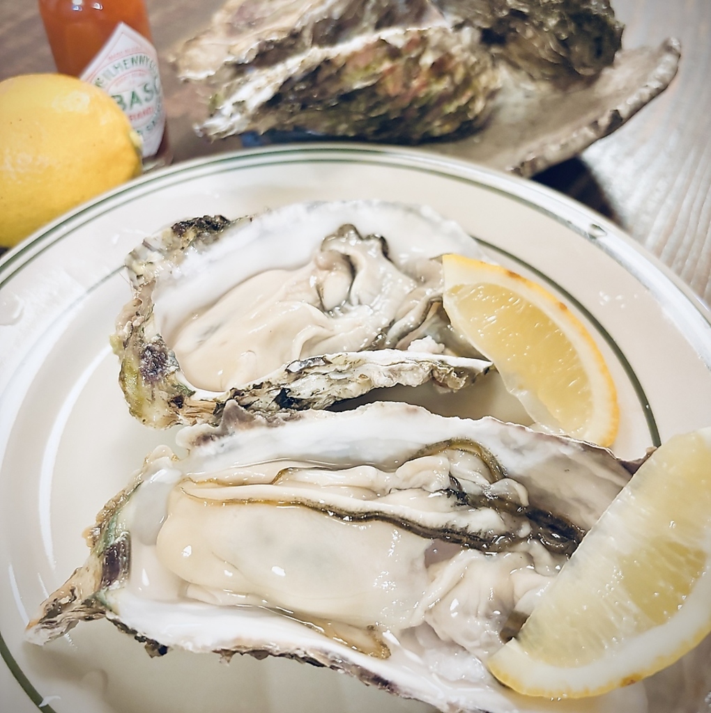 三陸産の生牡蠣ございます！個数限定のため売り切れ御免！ぜひお早めにご注文ください！