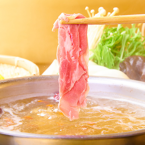 〆まで付いた食べきりor飲み食べ放題コース料理を多数ご用意♪ラムしゃぶが自慢です！