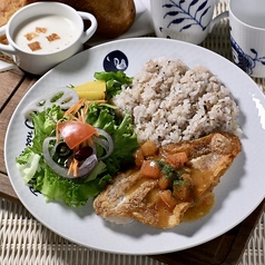 鮮魚のローストプレート［スープ・パンor雑穀米付］