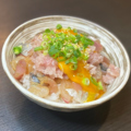 料理メニュー写真 小さな海鮮ネギトロ丼