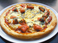 料理メニュー写真 トマトバジルのピザ