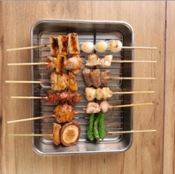 選べる厳選塩と辛味噌で味わう一口サイズ香ばしい串料理