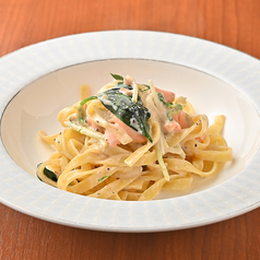 サーモンクリームパスタ