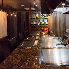 デートや会食にオススメなカウンター席！人気のカウンター席は横並びに座れるのでデートにピッタリです◎是非ご利用ください。