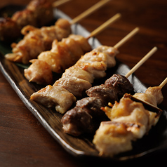 炭火で香ばしさ倍増した焼き鳥ファン必見の逸品!!