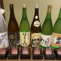 全国各地の厳選日本酒を贅沢に楽しむ多彩なラインナップ
