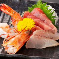 鮮度際立つ旬の魚介を彩り豊かに盛り合わせた逸品
