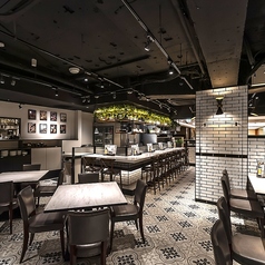 エイス シー オイスターバー 横浜モアーズ店の雰囲気3