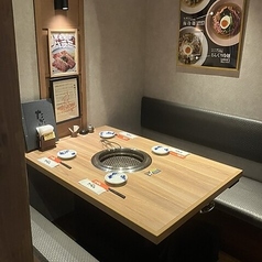デートや接待にもご利用いただける仕切り付きのお席もございます★