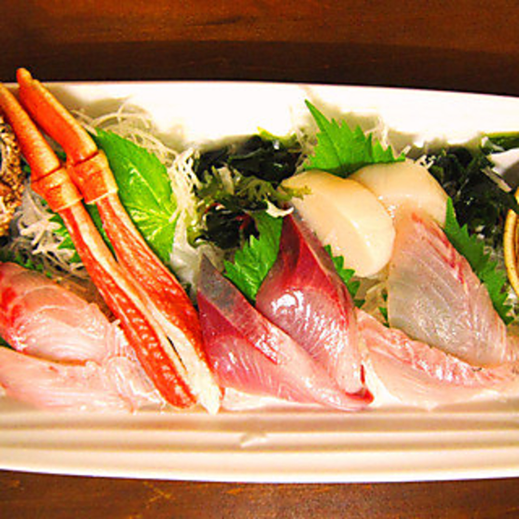 日替わりの鮮魚を使用したお刺身7点盛り。新鮮さが違う！