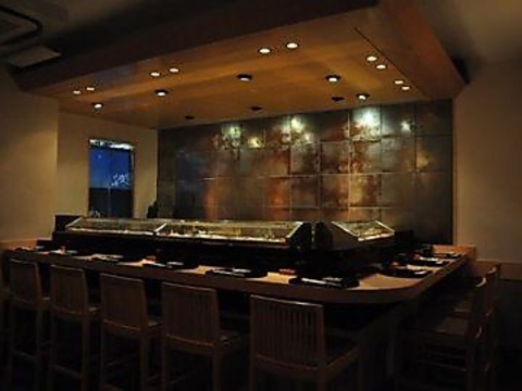 創業120年の老舗寿司屋でとても人柄の良い大将が自信のあるネタを提供