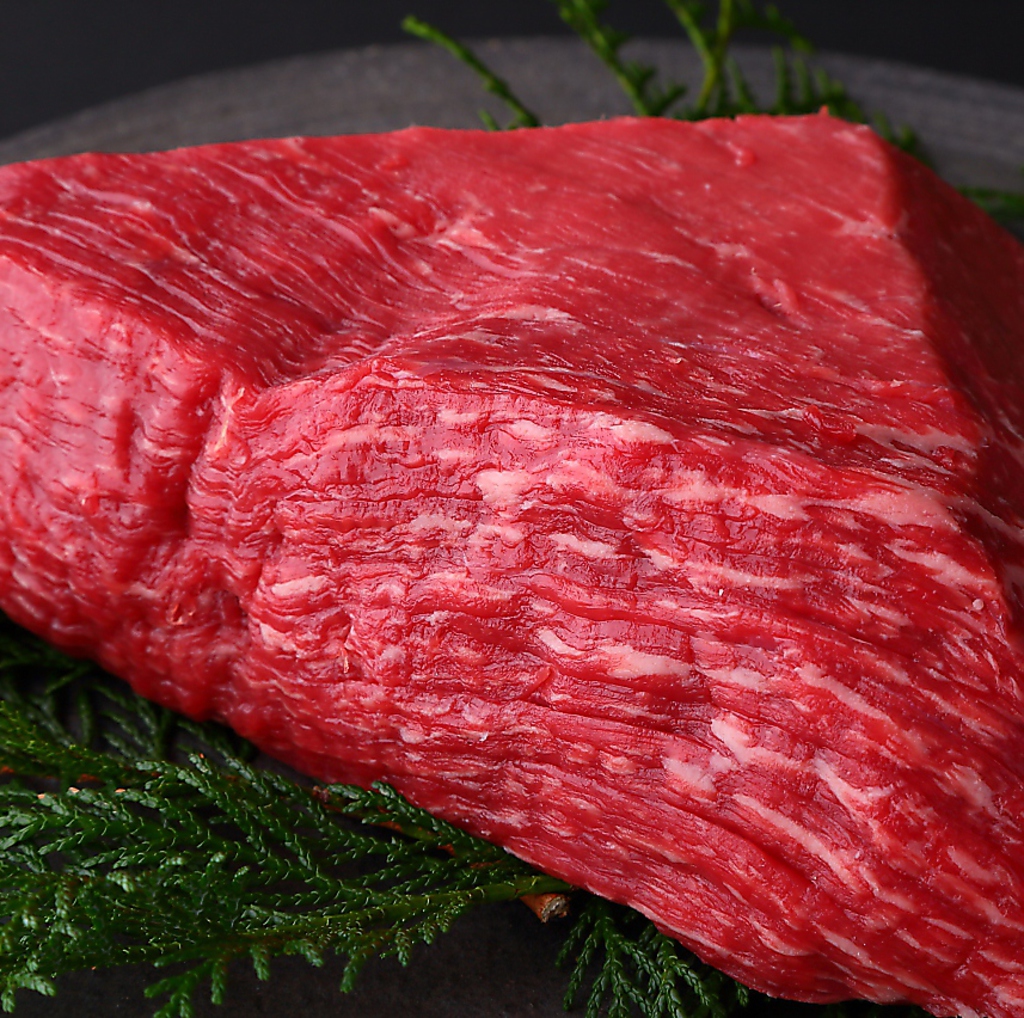 貴重な部位を塊で豪快にお召し上がりいただけます！入荷次第で商品も変わるので来るたびの楽しみに！