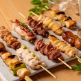 一本一本丁寧に焼き上げる自慢の焼き鳥！リーズナブルにご用意。お得な盛り合わせが人気です♪