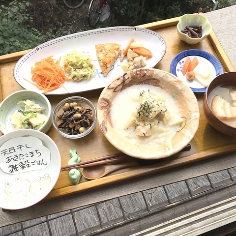 家庭料理をメインとしてランチ・居酒屋を楽しめるお店