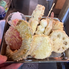 ボリューム満点！大阪名物◎天ぷら盛り合わせ♪