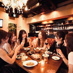 テラス付の4階完全個室!コミーダ人気の女子会もバルコースも6名様よりご利用できます!嬉しいカラオケ付♪二次会やオフ会利用にもお気軽にご相談ください。