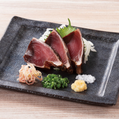 高知県産 完全藁焼き鰹のタタキ「龍馬タタキ」