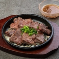 料理メニュー写真&nbsp;馬肩ロースの鉄板ステーキ