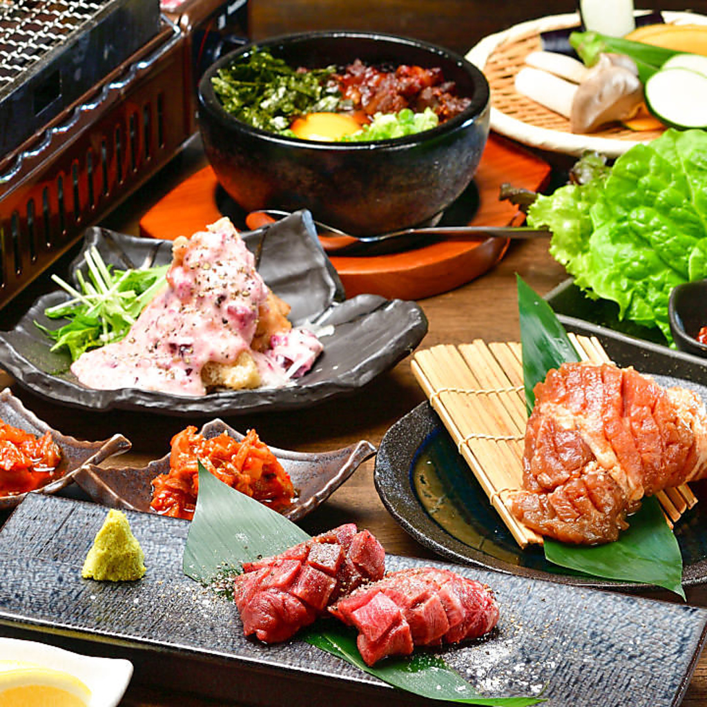 「厚切り牛タン」と「豚カルビ」が食べられる『厚切りタンの網焼きコース』が大人気♪