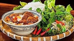 【ベトナムのつけ麺的存在！】細い米麺が特徴の≪ブンチャーハノイ≫940円(税込)の写真