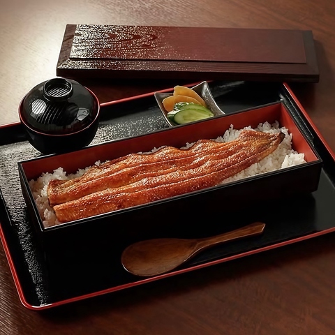 香ばしさと旨みが広がる本格地焼きうなぎ