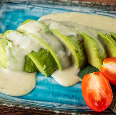 アボカド刺しの山葵ソースかけ