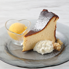 チーズ薫るバスクチーズケーキ