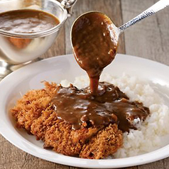 手仕込みの揚げ物や牛すじが絶品！豊富なこだわりカレー