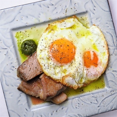 イベリコ豚肩バラ肉のチャーシューエッグ