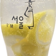 ウイスキーや韓国酒、オリジナルカクテルまで豊富に♪