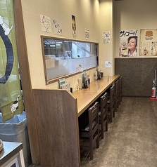 お一人様でのしっぽり呑みや仕事終わりのサク呑み、カップルのデートに最適なカウンター席