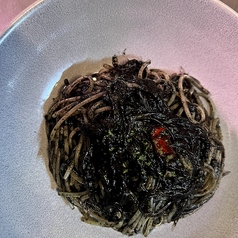 イカ墨ソースのスパゲッティー