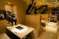 テーブル席、堀ごたつ席を完備しております！